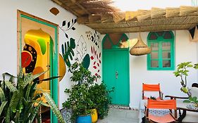 Art Riad Au Bord De La Mer